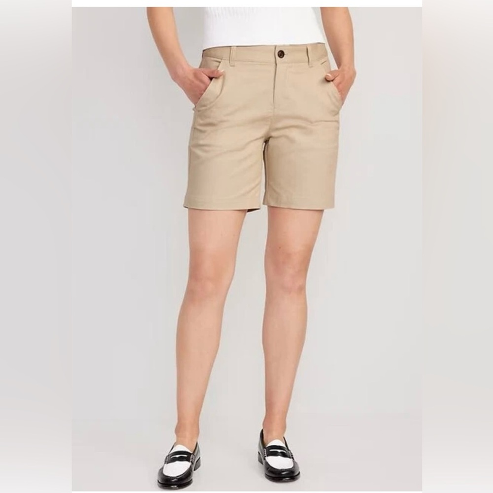 NWT Old Navy High-Rise Bermuda Shorts 7” with Adjustable Waist Rolled Oats Sz 6